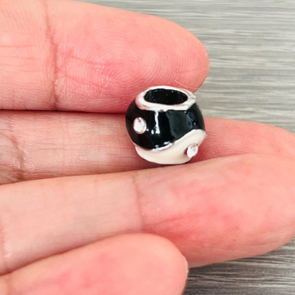 Black & white enamel silver plated ying Yang Bracelet charm